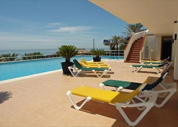 Immaculate 3-Bed Penthouse- Stunning Views