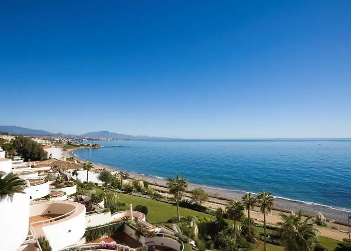 Immaculate 3-Bed Penthouse- Stunning Views
